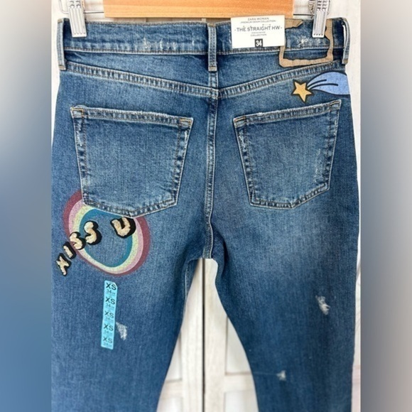 ✨NWT Zara Boyfriend SPECIAL COLLECTION distressed jeans The Straight HW patched - Picture 3 of 15